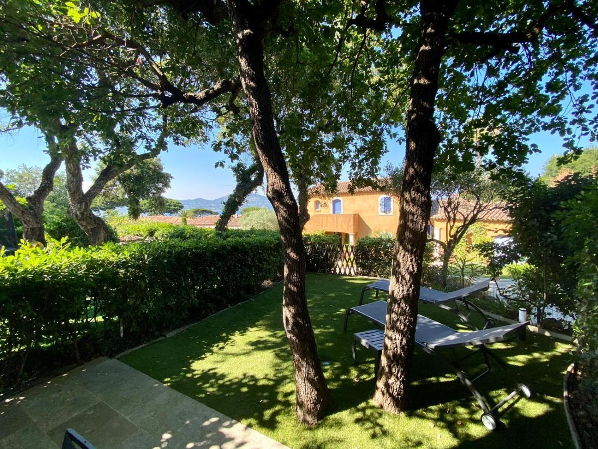 Villa Vue Mer Donnant Sur Le Golfe De St Tropez, 2 Chambres, 6 Pers, Piscine Commune Saint-Tropez Exteriör bild