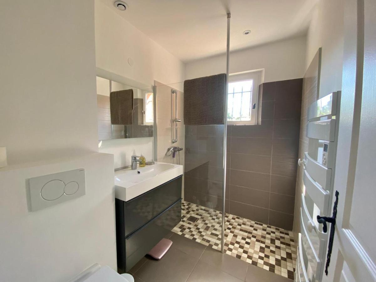 Villa Vue Mer Donnant Sur Le Golfe De St Tropez, 2 Chambres, 6 Pers, Piscine Commune Saint-Tropez Exteriör bild