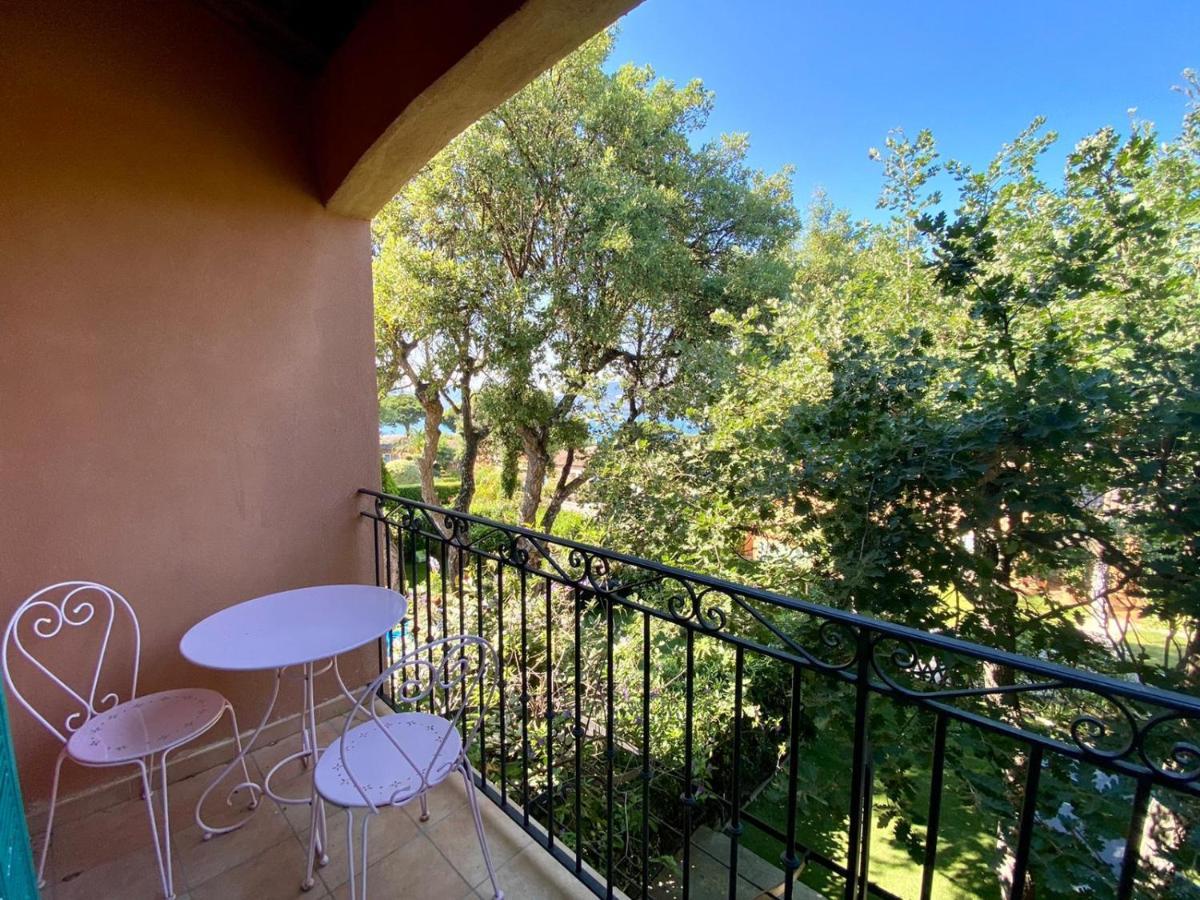 Villa Vue Mer Donnant Sur Le Golfe De St Tropez, 2 Chambres, 6 Pers, Piscine Commune Saint-Tropez Exteriör bild